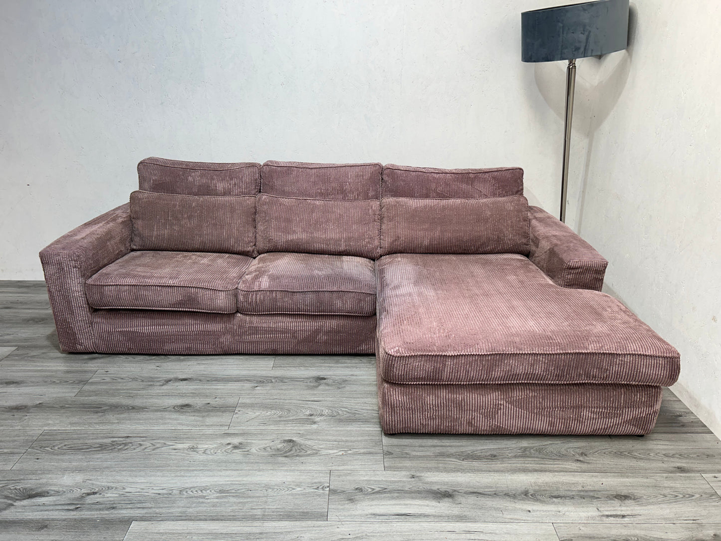 Roze Ribstof Hoekbank ~ Losse Kussens Met Afneembare Hoezen