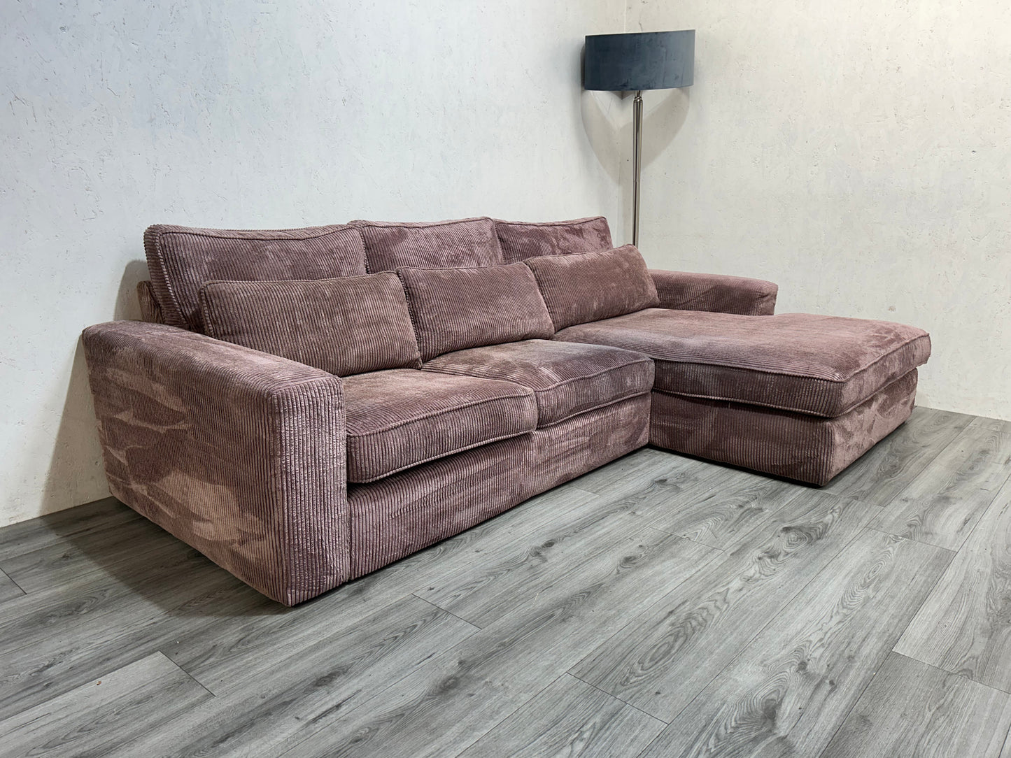 Roze Ribstof Hoekbank ~ Losse Kussens Met Afneembare Hoezen