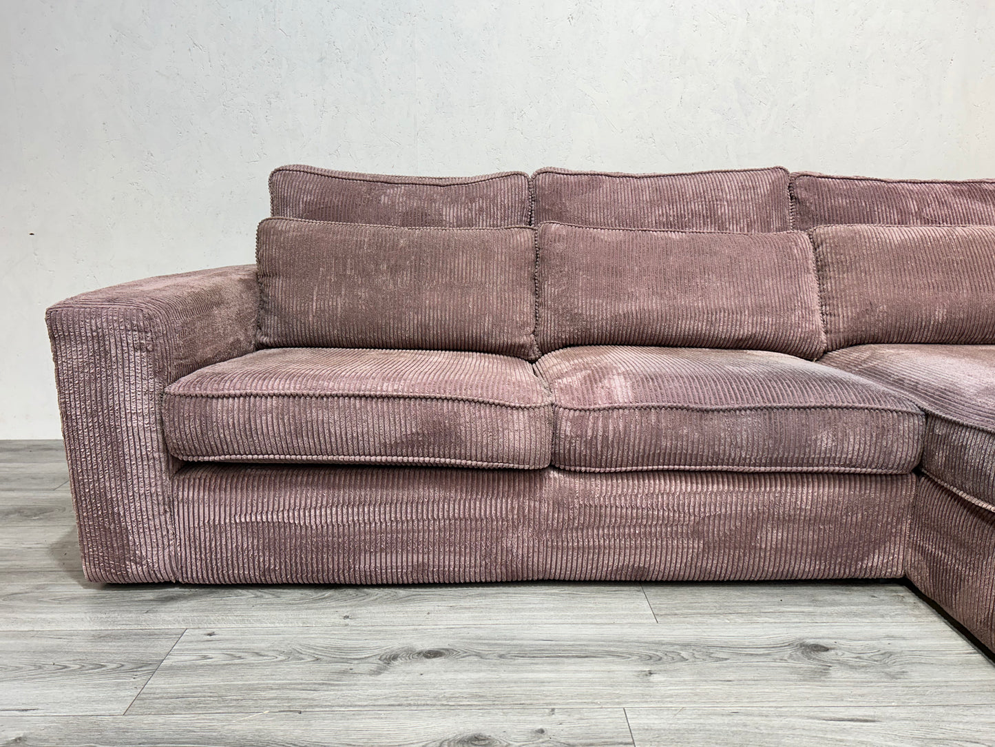 Roze Ribstof Hoekbank ~ Losse Kussens Met Afneembare Hoezen