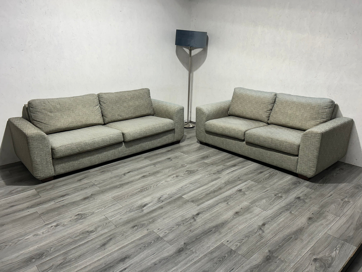 Licht Grijze Banken Set ~ Losse Kussens Met Afneembare Hoezen