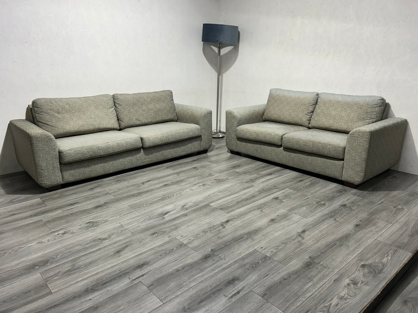 Licht Grijze Banken Set ~ Losse Kussens Met Afneembare Hoezen