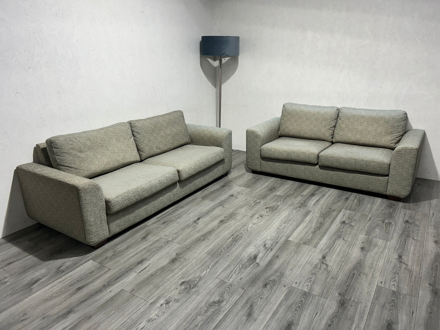 Licht Grijze Banken Set ~ Losse Kussens Met Afneembare Hoezen