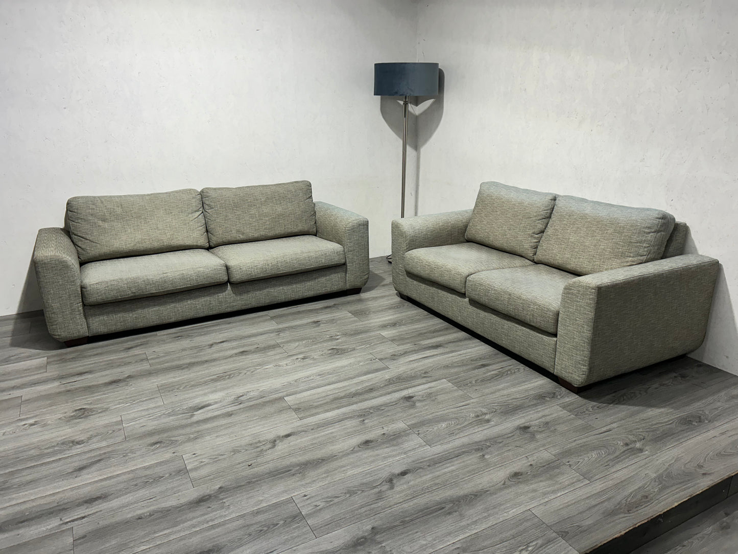 Licht Grijze Banken Set ~ Losse Kussens Met Afneembare Hoezen