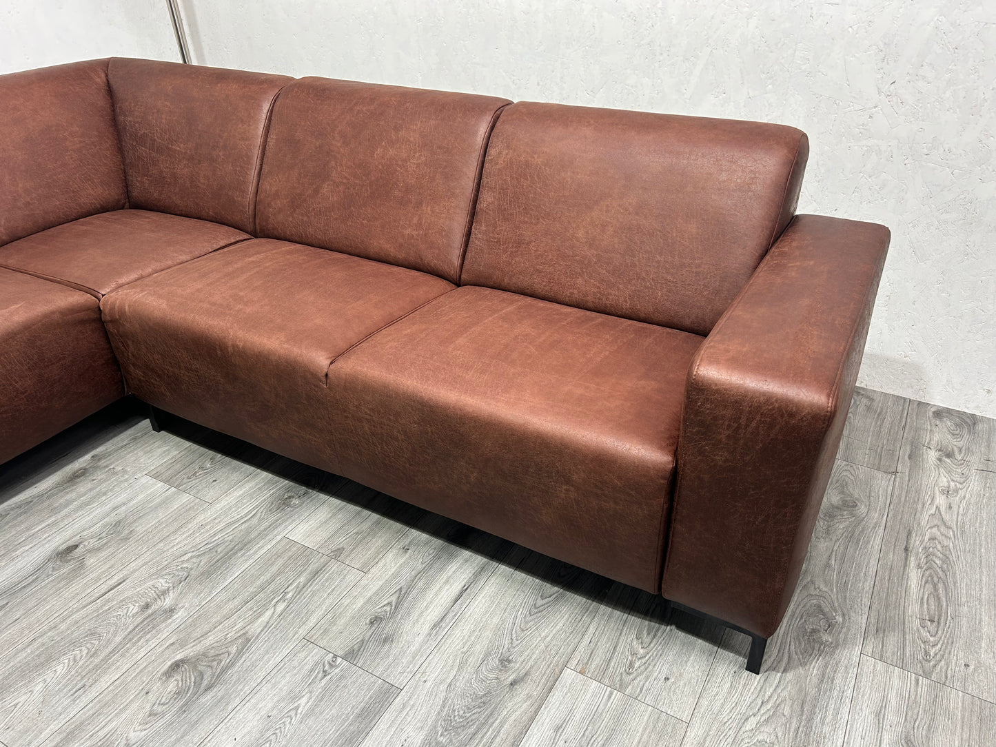 Cognac Bruine Suéde leren Hoekbank ~ Nieuwstaat