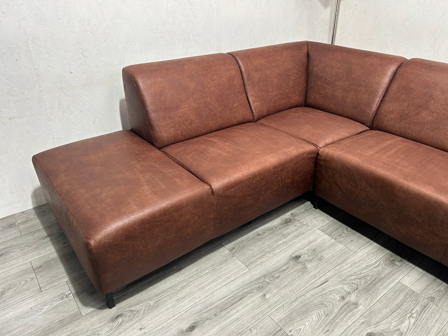 Cognac Bruine Suéde leren Hoekbank ~ Nieuwstaat