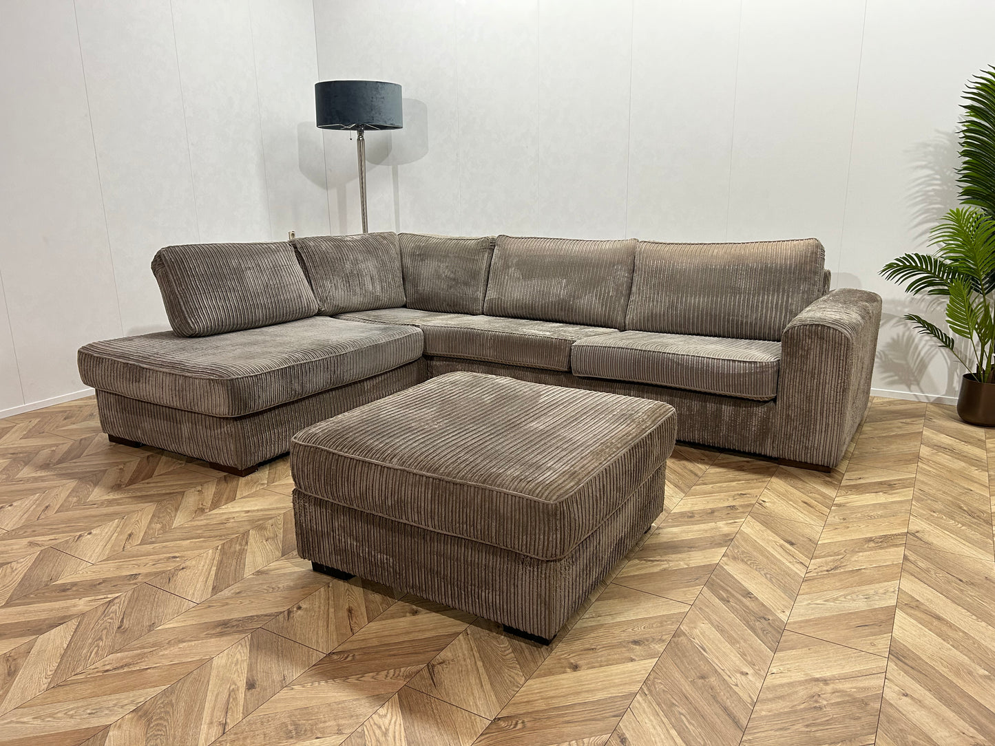 Grijze Ribstof Hoekbank Inc. Hocker ~ Losse Kussens Met Afneembare Hoezen