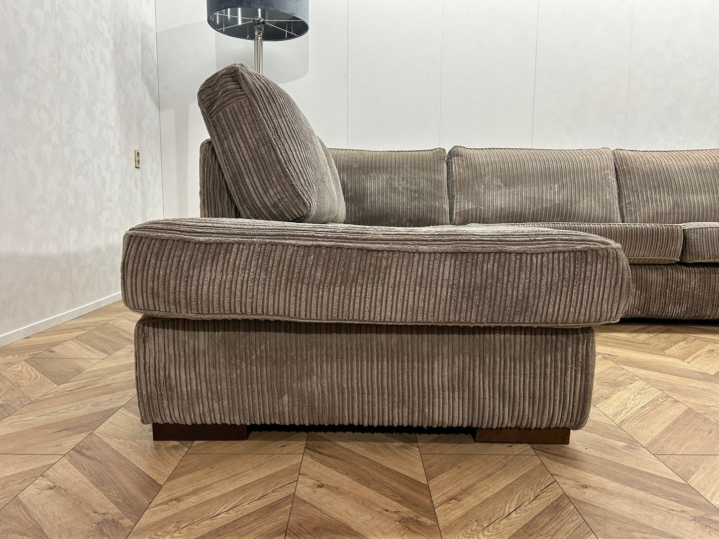Grijze Ribstof Hoekbank Inc. Hocker ~ Losse Kussens Met Afneembare Hoezen
