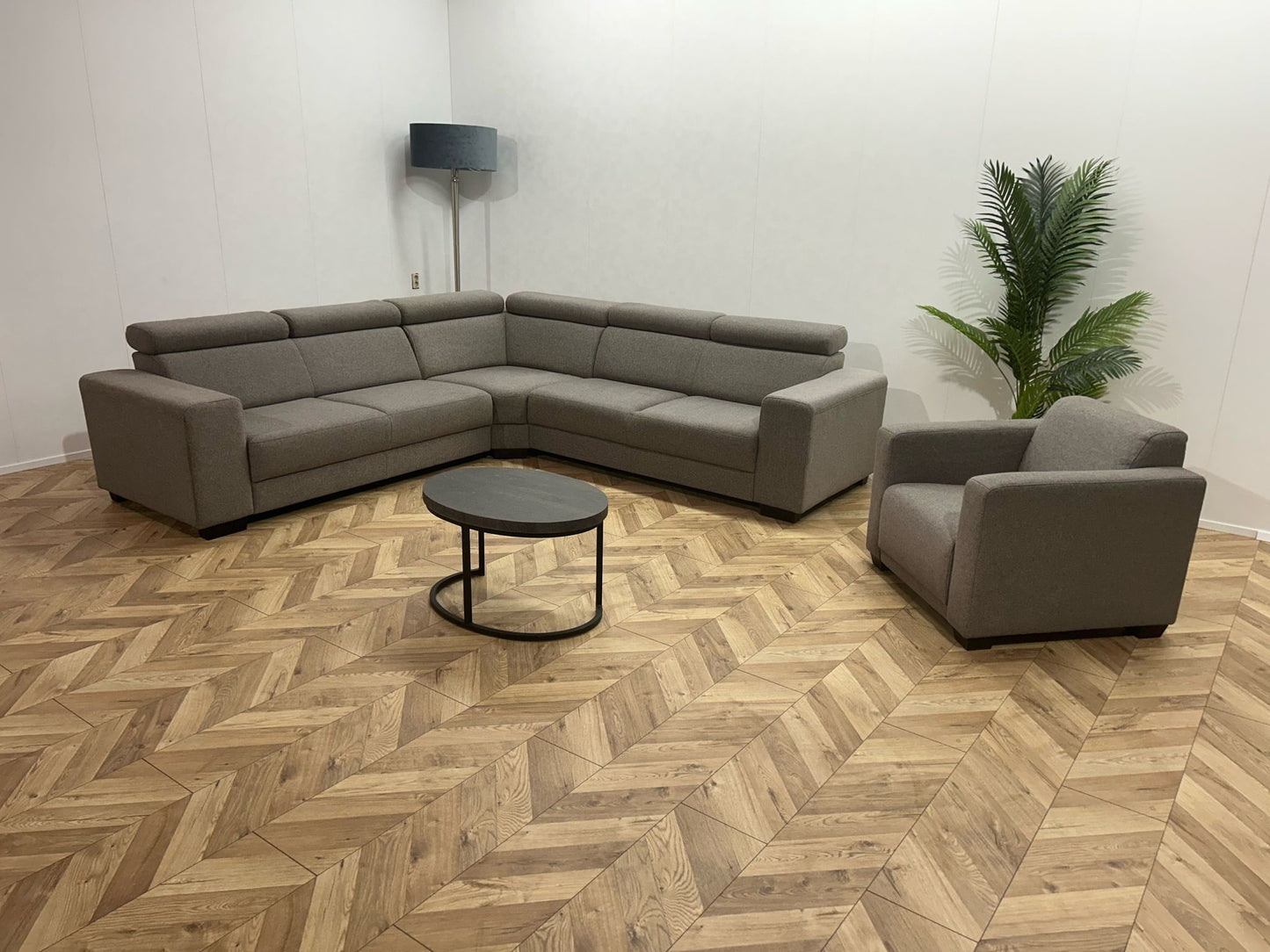 Licht Grijze Hoekbank Inc. Fauteuil ~ Verstelbare Hoofdsteunen