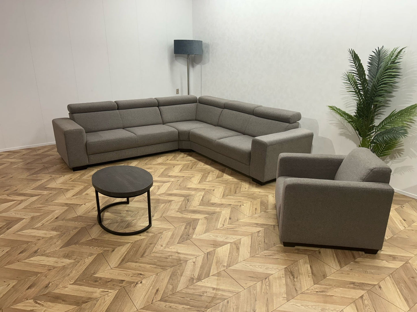 Licht Grijze Hoekbank Inc. Fauteuil ~ Verstelbare Hoofdsteunen