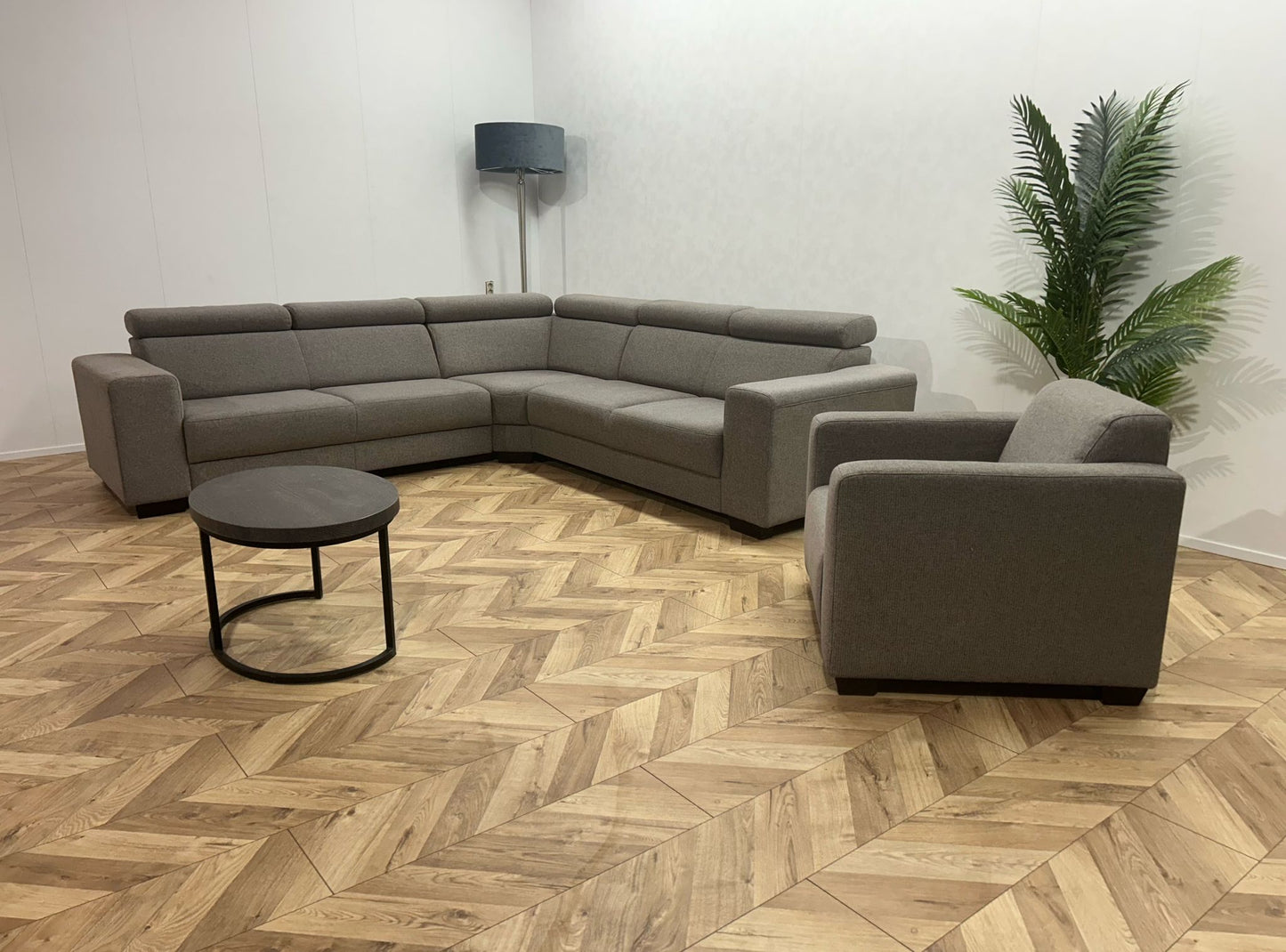 Licht Grijze Hoekbank Inc. Fauteuil ~ Verstelbare Hoofdsteunen