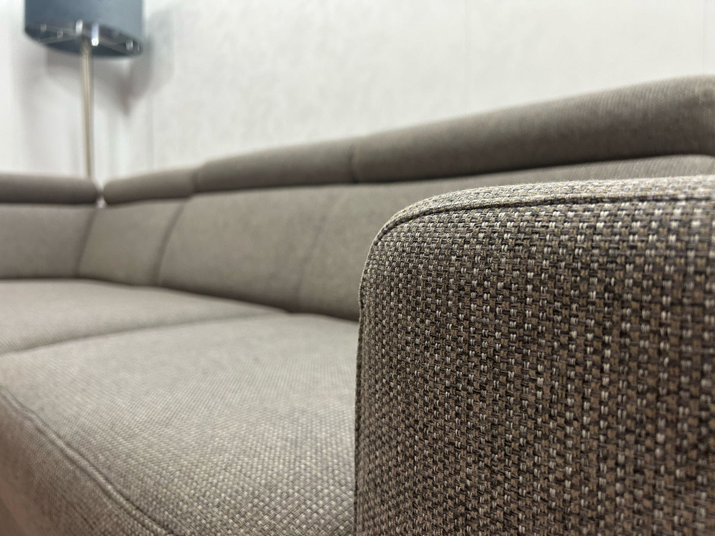 Licht Grijze Hoekbank Inc. Fauteuil ~ Verstelbare Hoofdsteunen