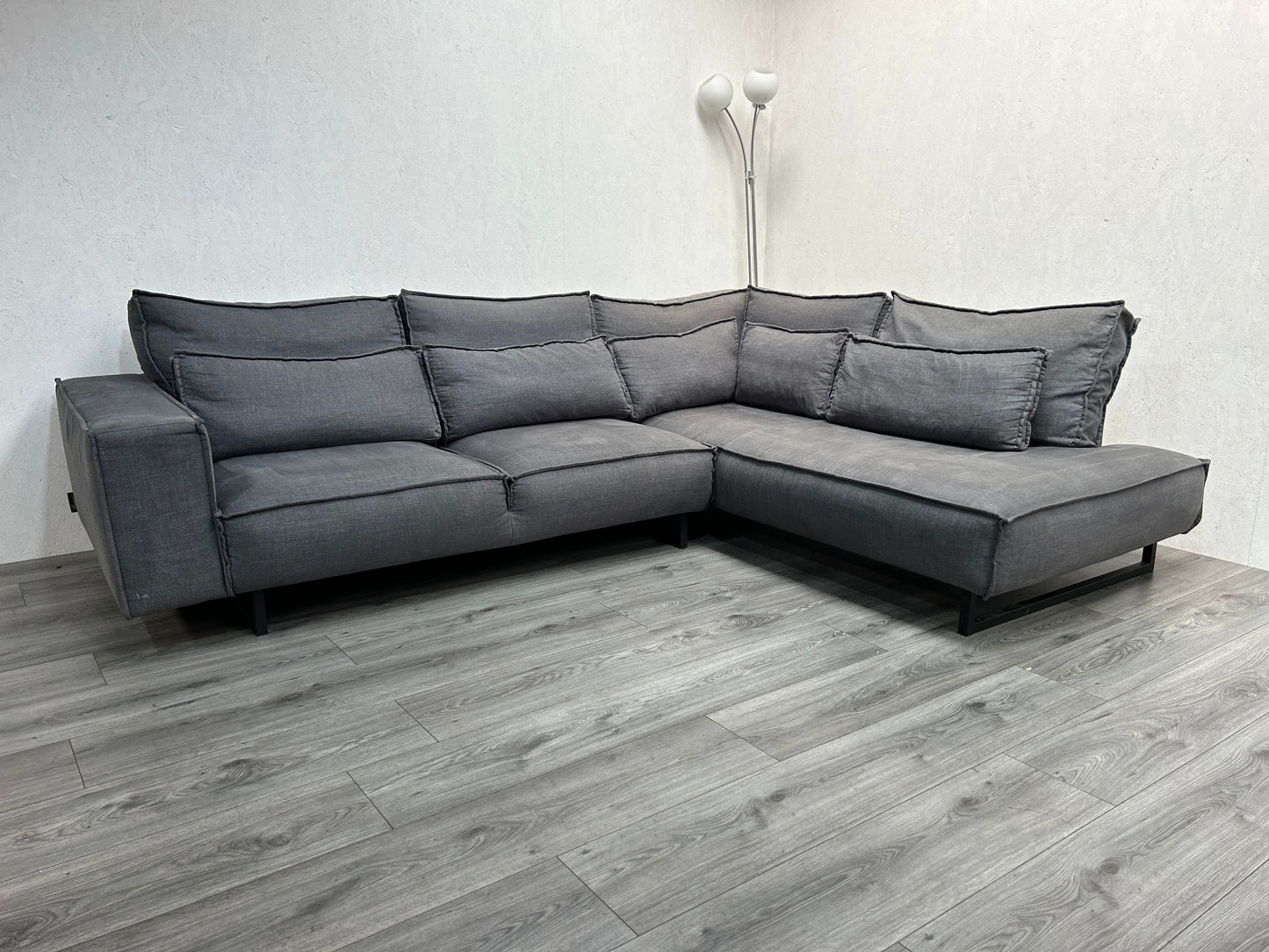 Grijze Hoekbank Van Room 108 ~ Losse Rugkussens - Banken Bazaar