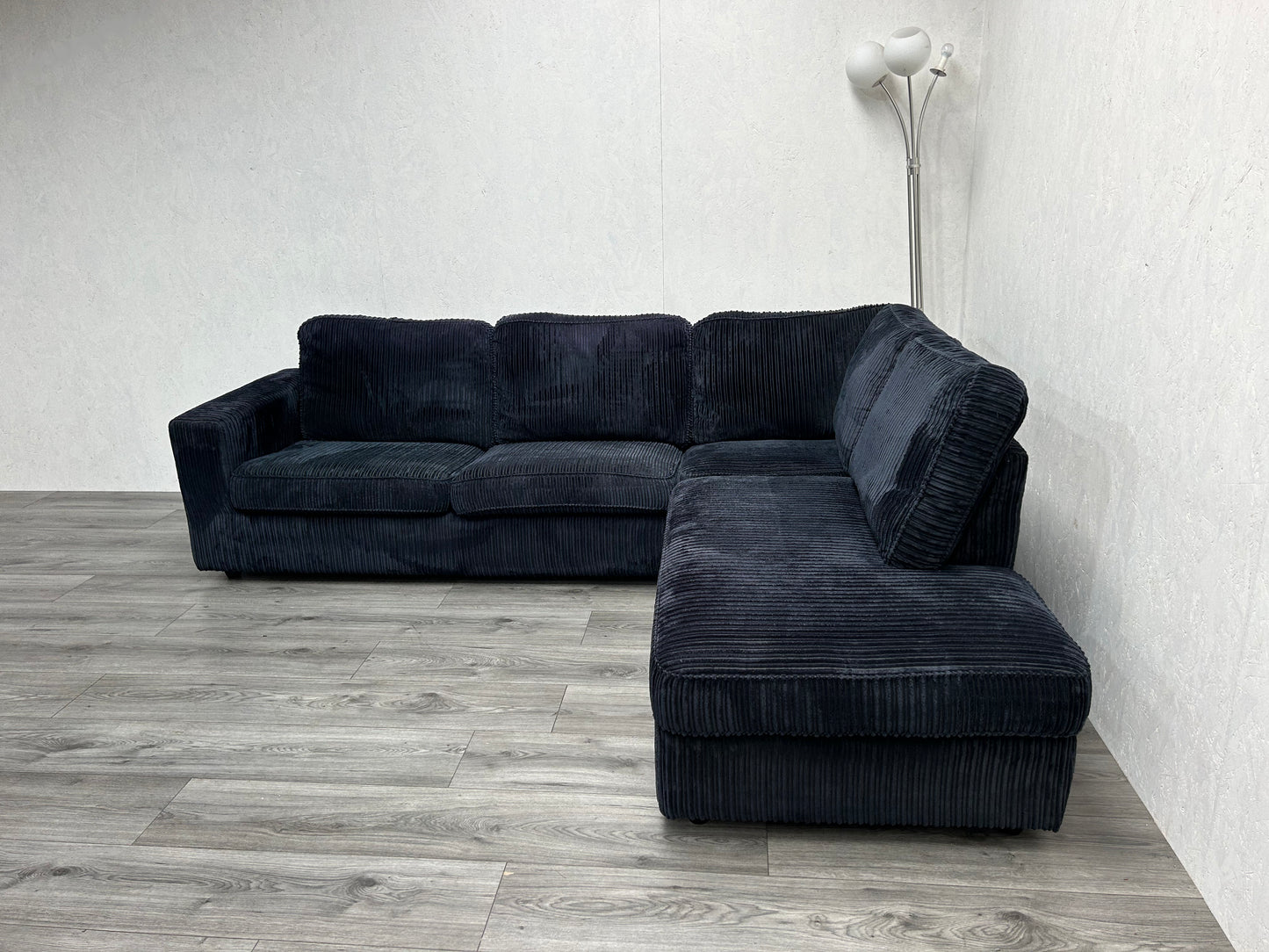 Donker Blauwe Ribstof Hoekbank ~ Nieuwstaat - Banken Bazaar