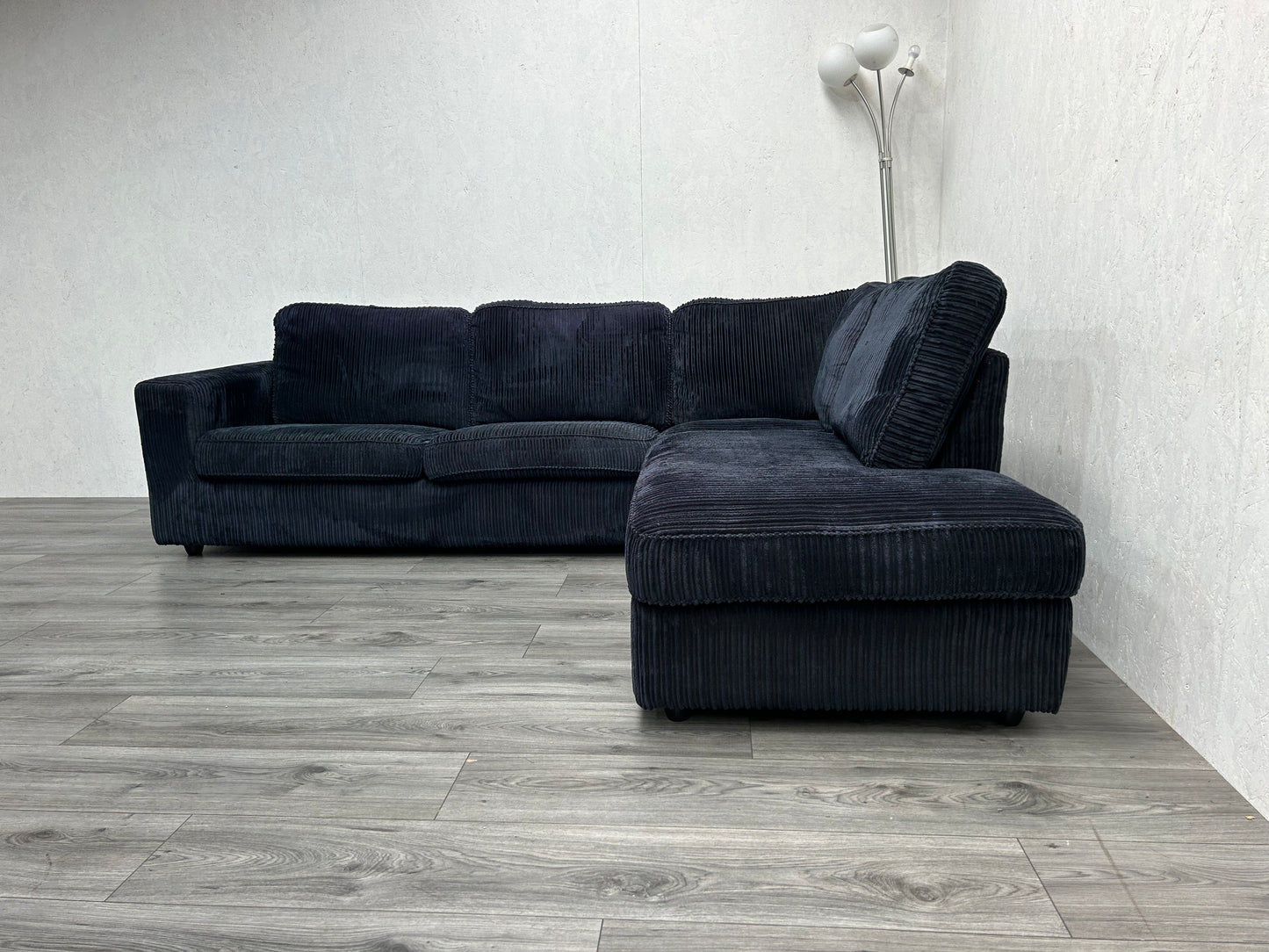 Donker Blauwe Ribstof Hoekbank ~ Nieuwstaat - Banken Bazaar
