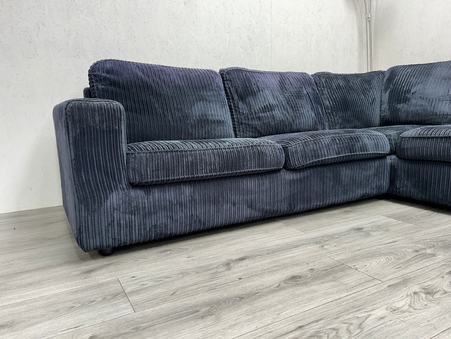 Donker Blauwe Ribstof Hoekbank ~ Nieuwstaat - Banken Bazaar