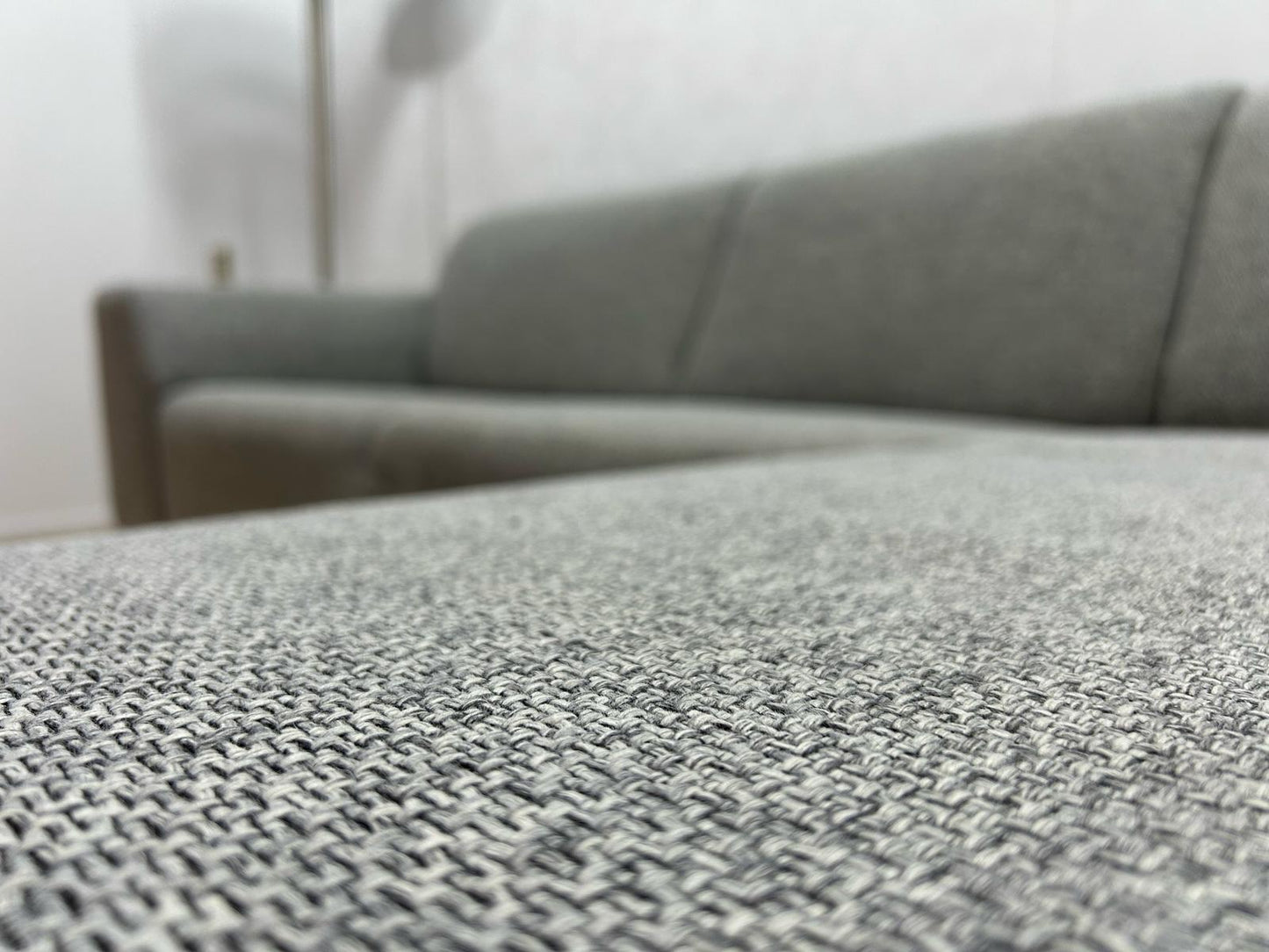 Licht Grijze Hoekbank ~ Vaste Kussens