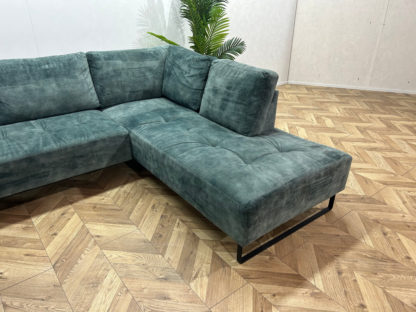 Grijs/Groene Velvet Hoekbank ~ Losse Rugkussens Met Afneembare Hoezen