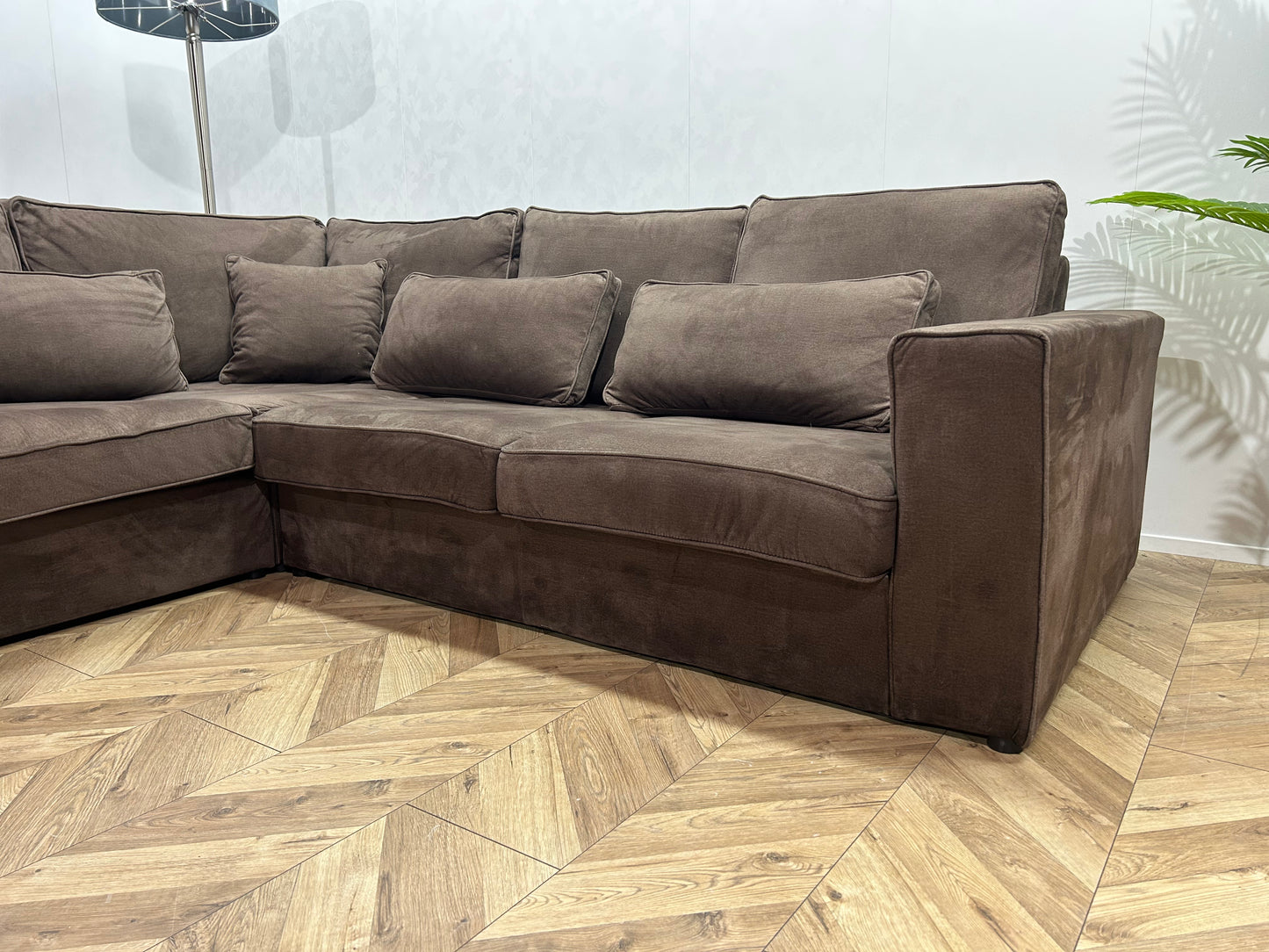Bruine Velvet Hoekbank ~ Losse Kussens Met Afneembare Hoezen