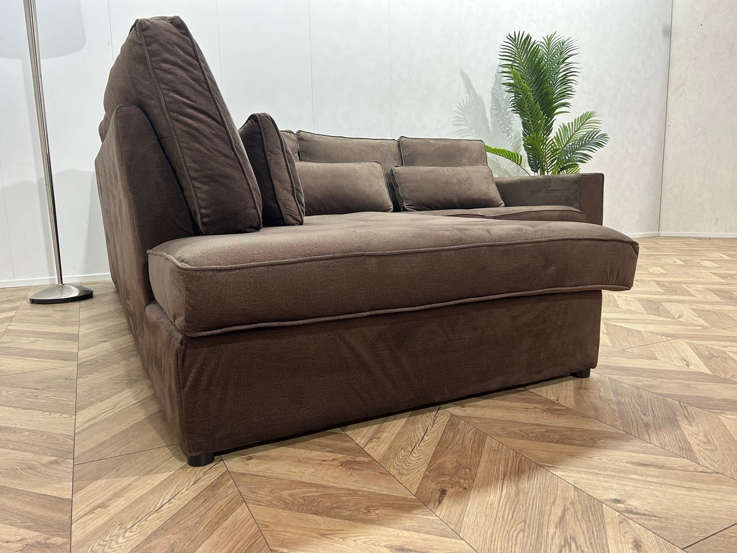 Bruine Velvet Hoekbank ~ Losse Kussens Met Afneembare Hoezen