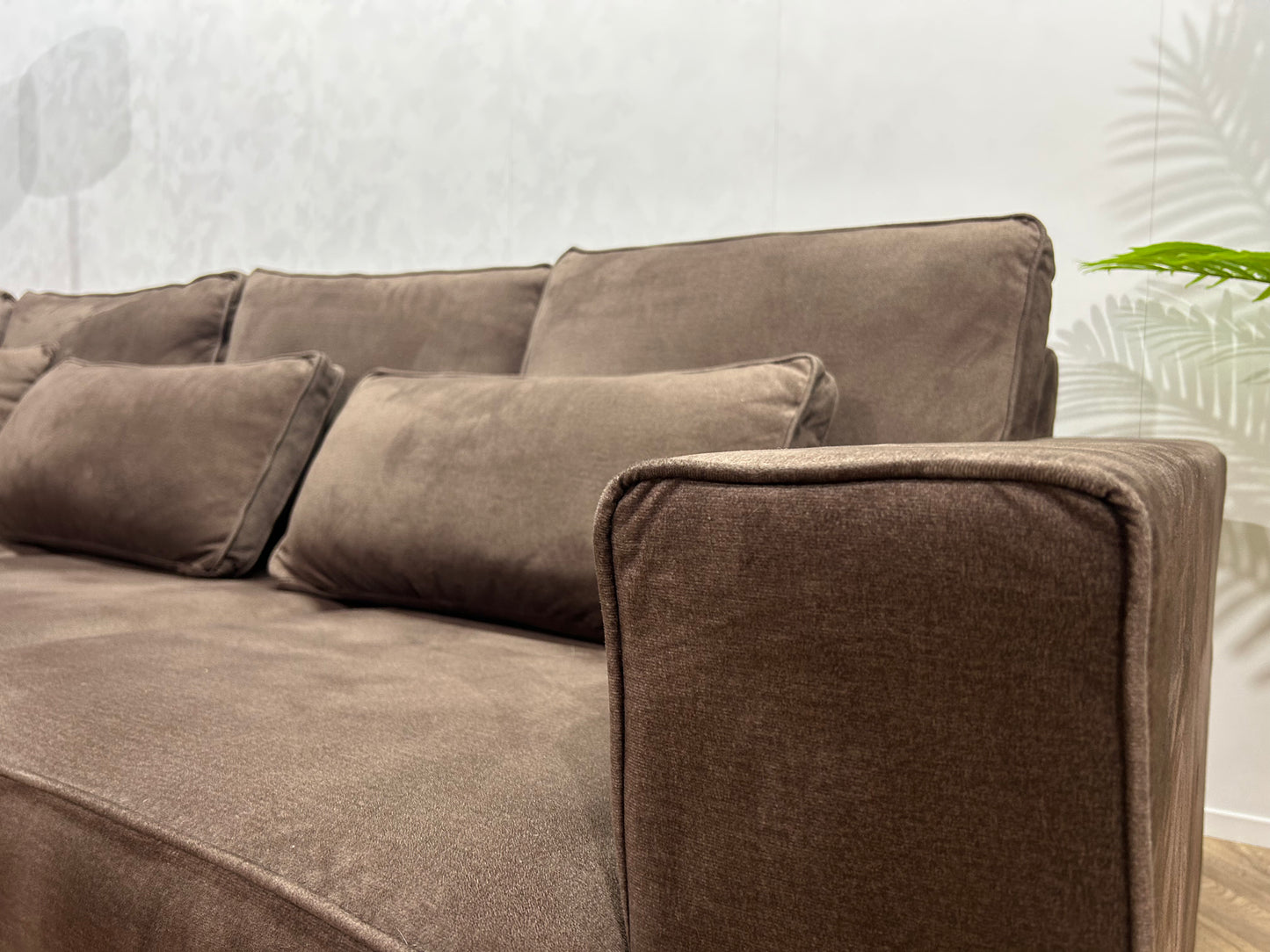 Bruine Velvet Hoekbank ~ Losse Kussens Met Afneembare Hoezen