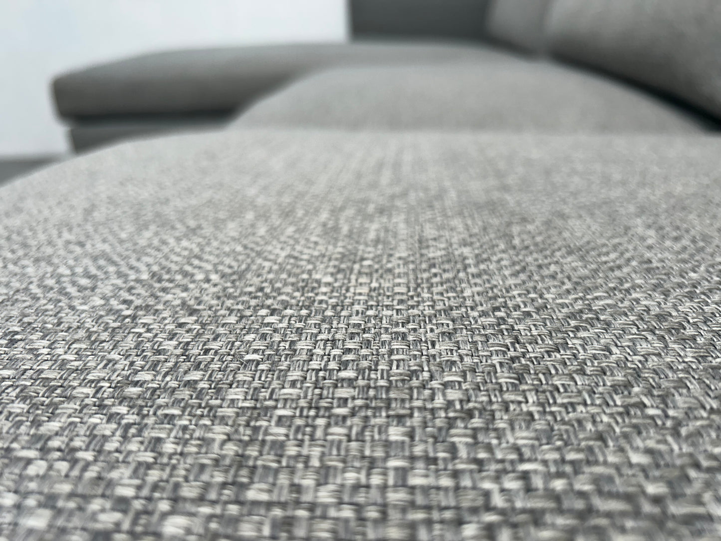 Licht Grijze Hoekbank ~ Losse Kussens Met Afneembare Hoezen ~ Nieuwstaat - Banken Bazaar