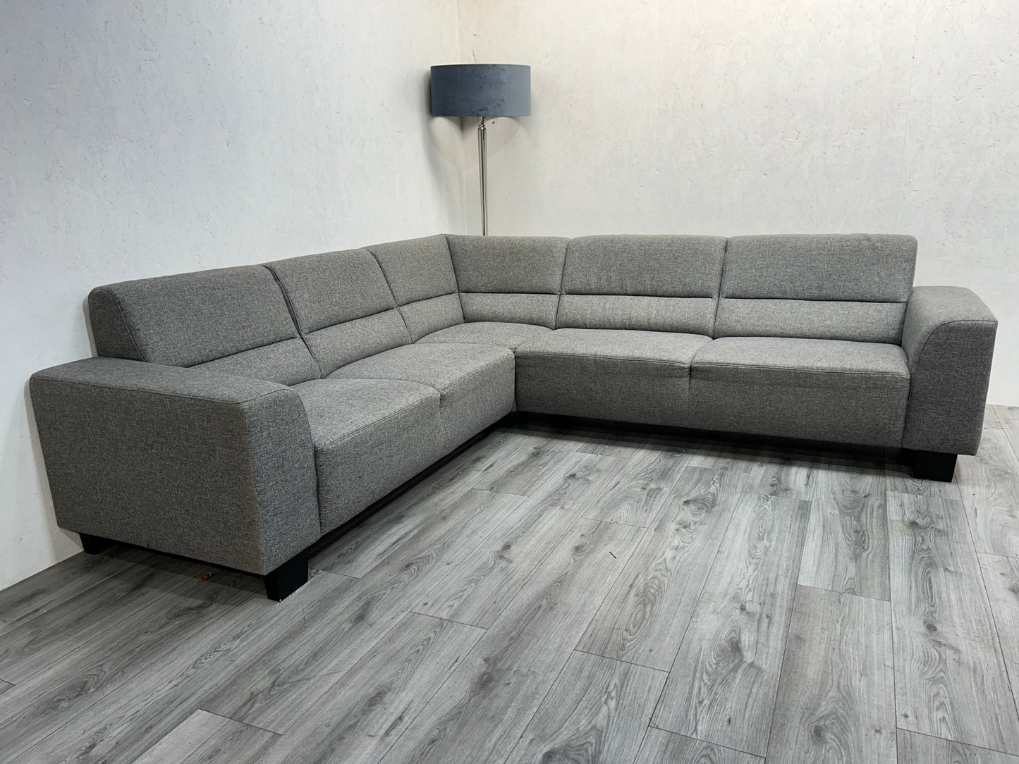 Licht Grijze Hoekbank ~ Nieuwstaat - Banken Bazaar