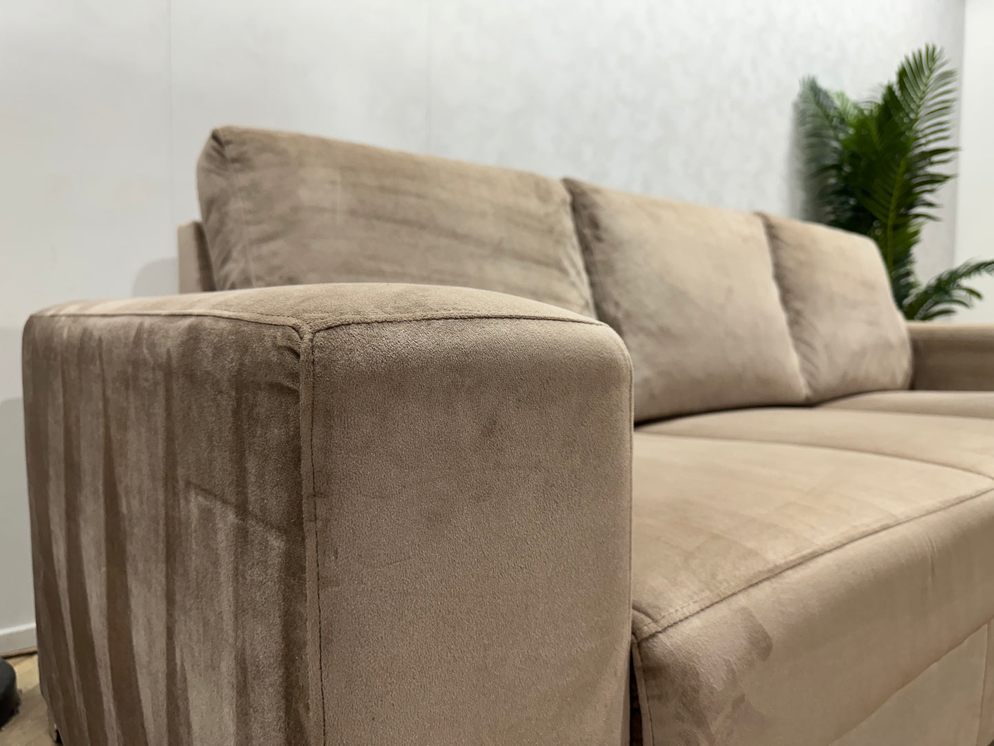 Licht Bruine Velvet Hoekbank ~ Losse Rugkussens Met Afneembare Hoezen