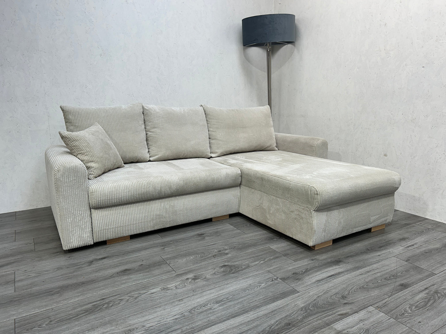 Beige Ribstof Hoekbank Met Slaapfunctie ~ Nieuwstaat - Banken Bazaar