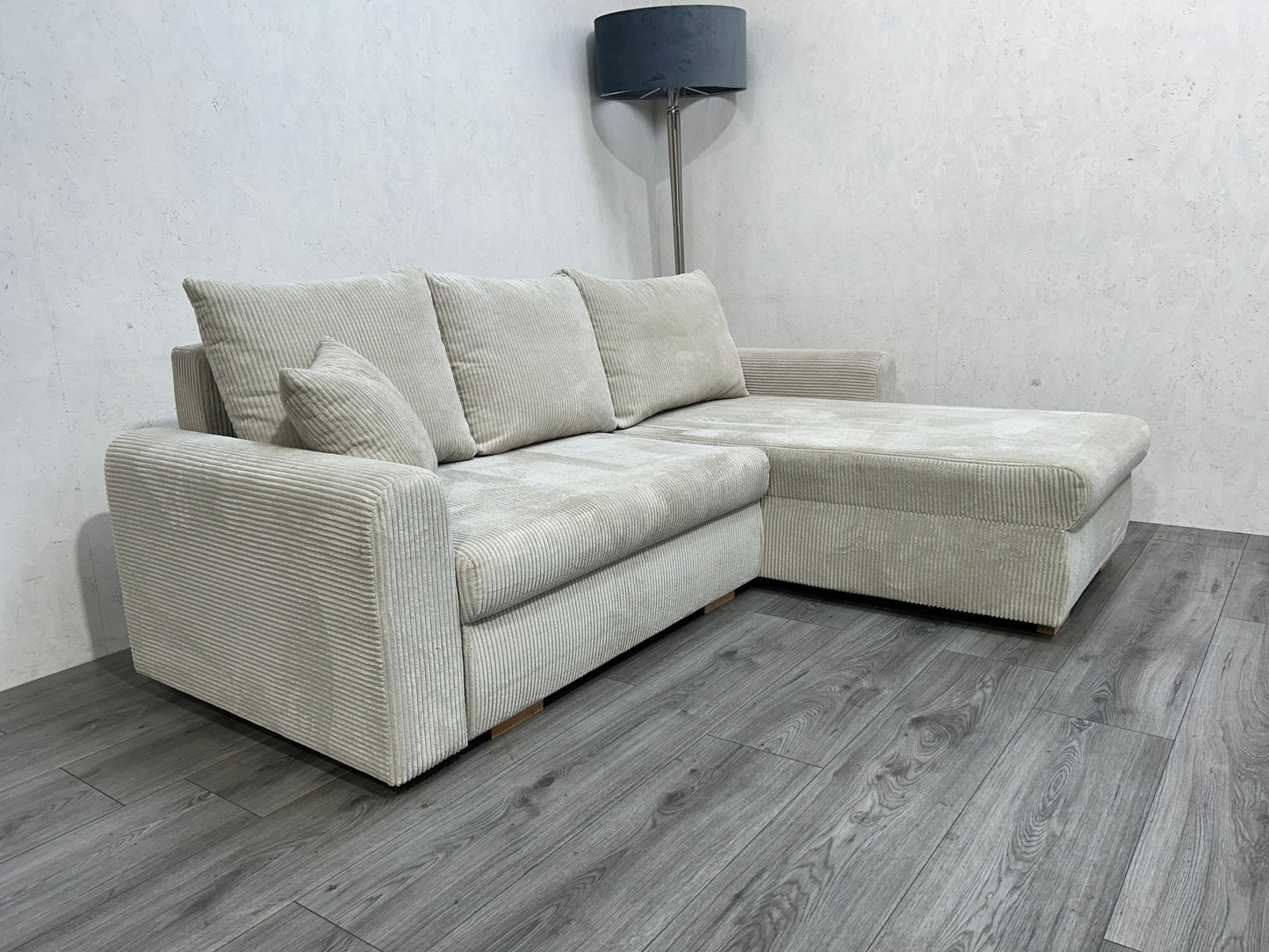 Beige Ribstof Hoekbank Met Slaapfunctie ~ Nieuwstaat - Banken Bazaar