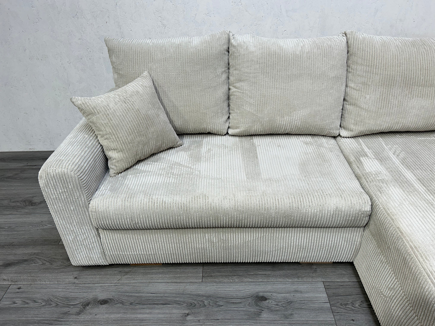 Beige Ribstof Hoekbank Met Slaapfunctie ~ Nieuwstaat - Banken Bazaar