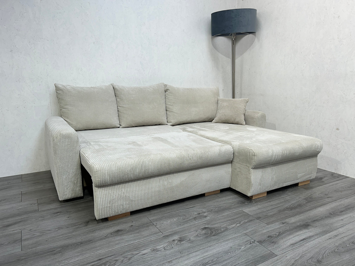 Beige Ribstof Hoekbank Met Slaapfunctie ~ Nieuwstaat - Banken Bazaar