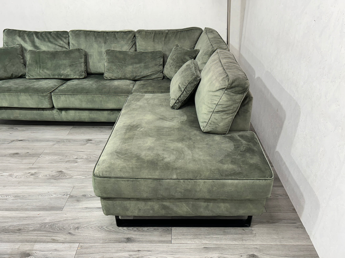 Velvet Groene Hoekbank ~ Nieuwstaat - Banken Bazaar