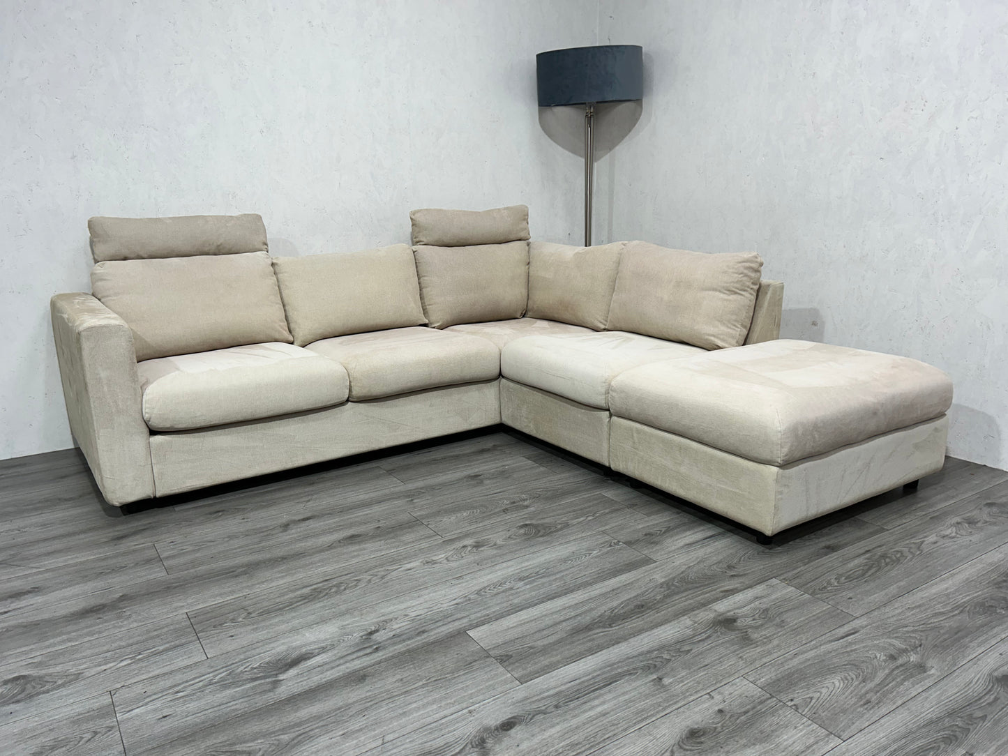 Beige Hoekbank ~ Losse Kussens Met Afritsbare Hoezen - Banken Bazaar