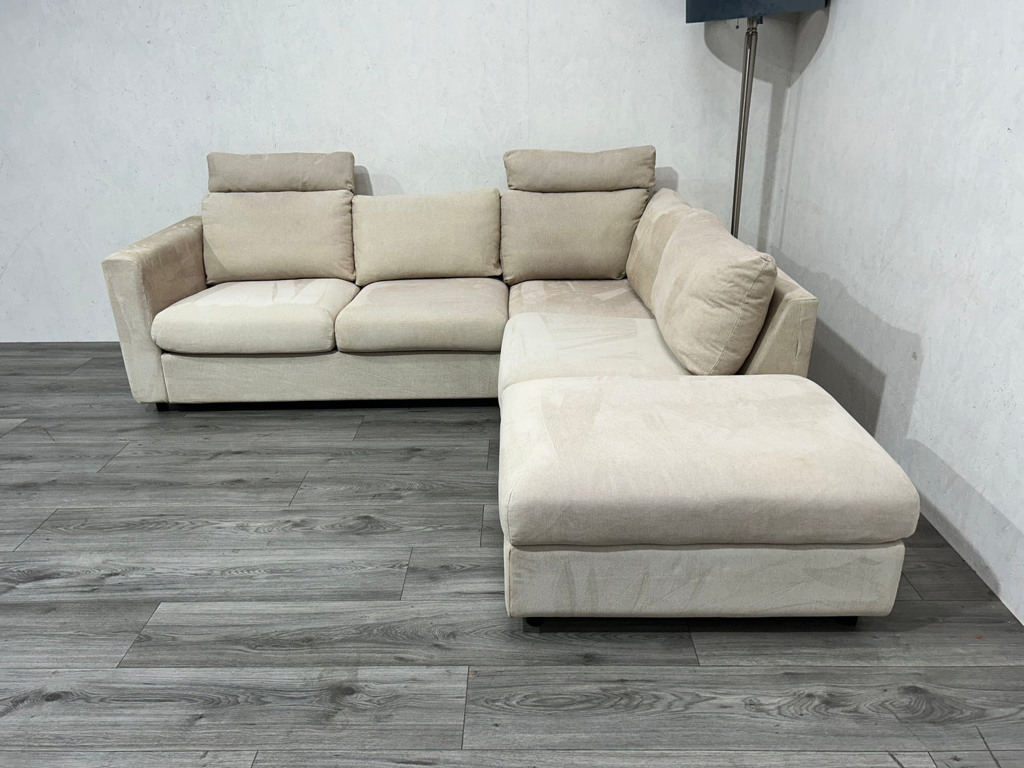 Beige Hoekbank ~ Losse Kussens Met Afritsbare Hoezen - Banken Bazaar