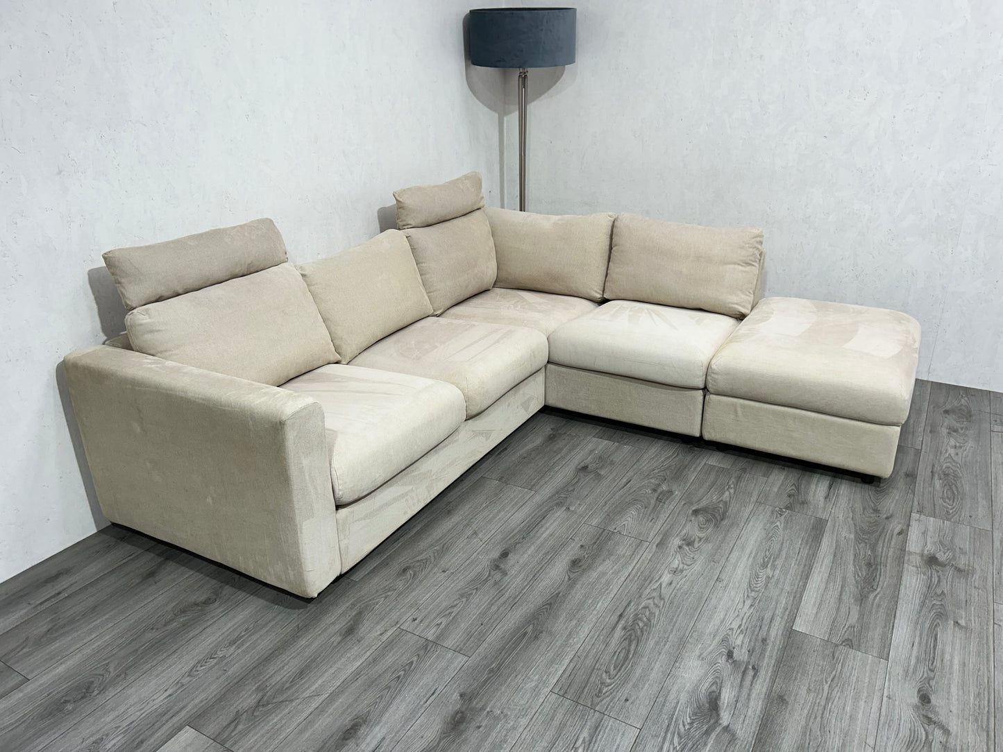 Beige Hoekbank ~ Losse Kussens Met Afritsbare Hoezen - Banken Bazaar