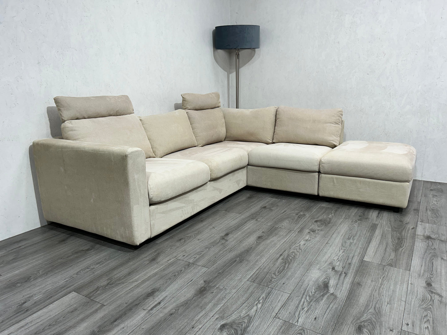 Beige Hoekbank ~ Losse Kussens Met Afritsbare Hoezen - Banken Bazaar