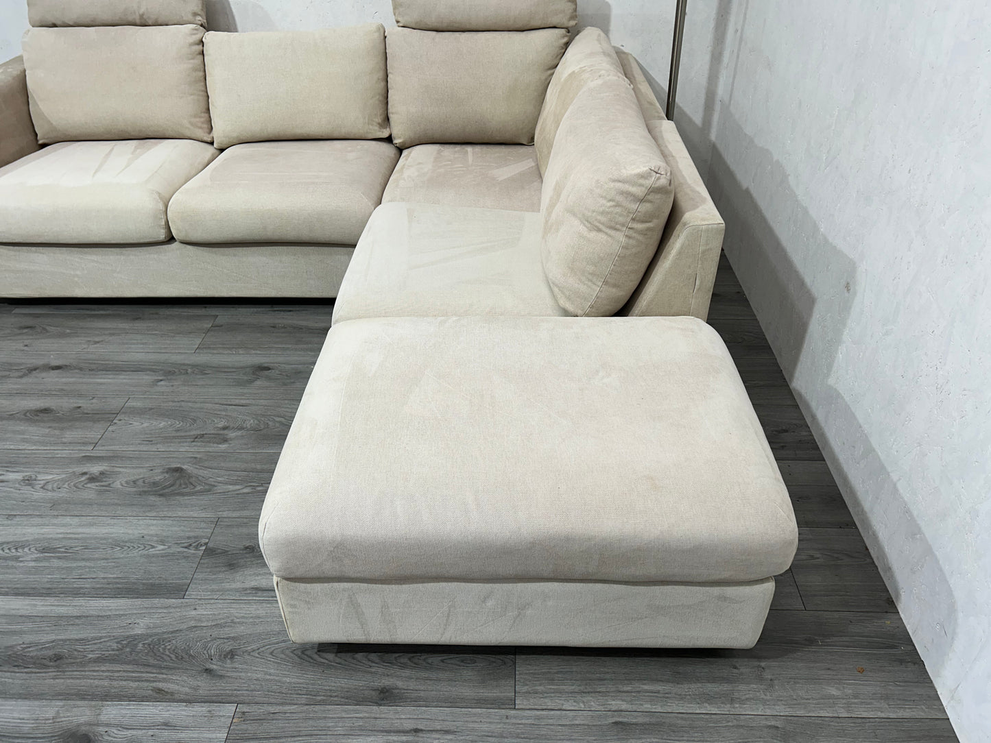 Beige Hoekbank ~ Losse Kussens Met Afritsbare Hoezen - Banken Bazaar