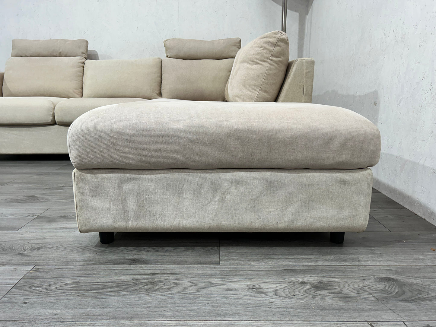 Beige Hoekbank ~ Losse Kussens Met Afritsbare Hoezen - Banken Bazaar