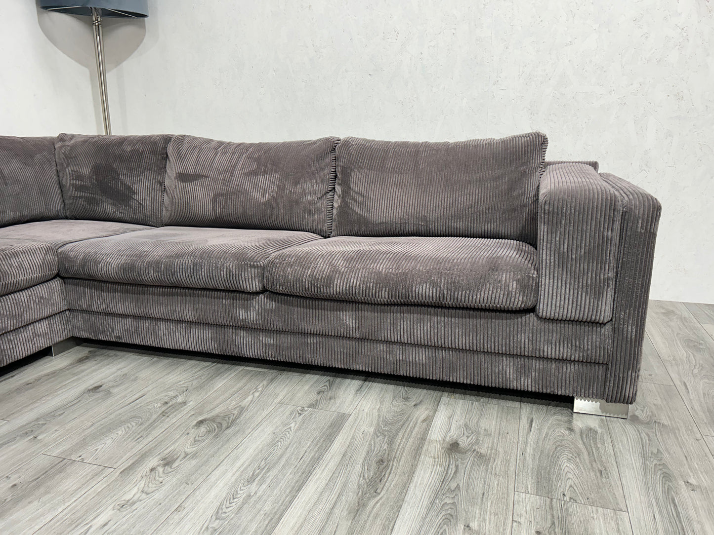 2x Verkocht Antraciet Ribstof Hoekbank ~ Nieuwstaat - Banken Bazaar