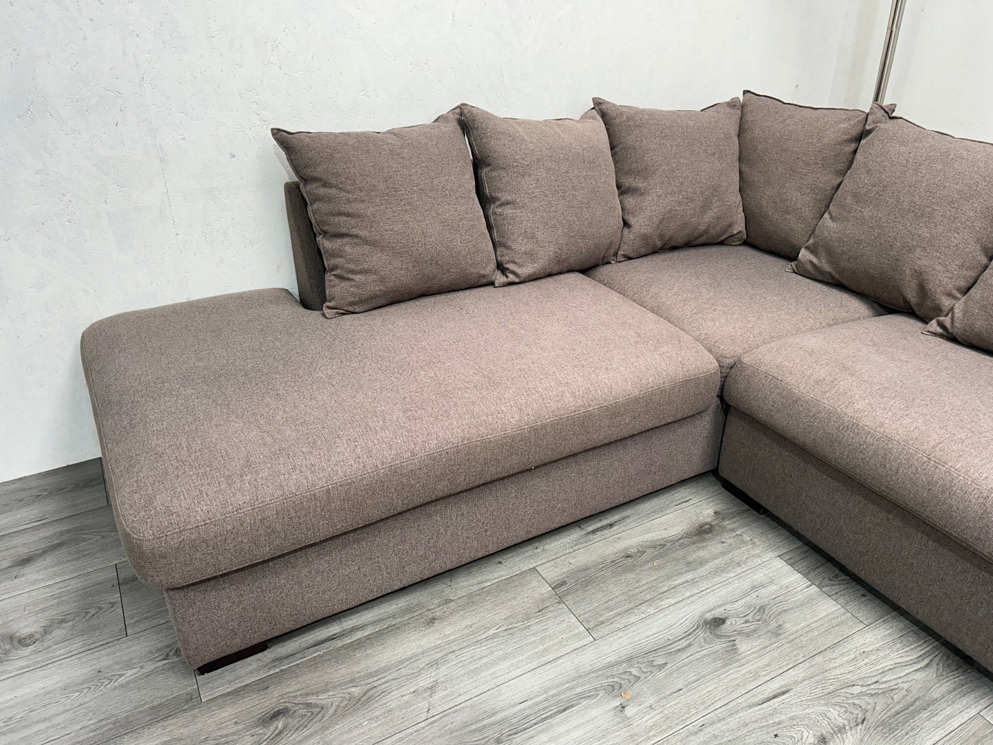 Licht Bruine Hoekbank ~ Losse Kussens Met Afneembare Hoezen - Banken Bazaar