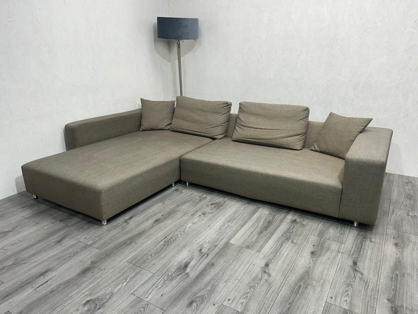 Licht Bruine Design Hoekbank ~ Losse Rugkussens Met Afneembare Hoezen - Banken Bazaar