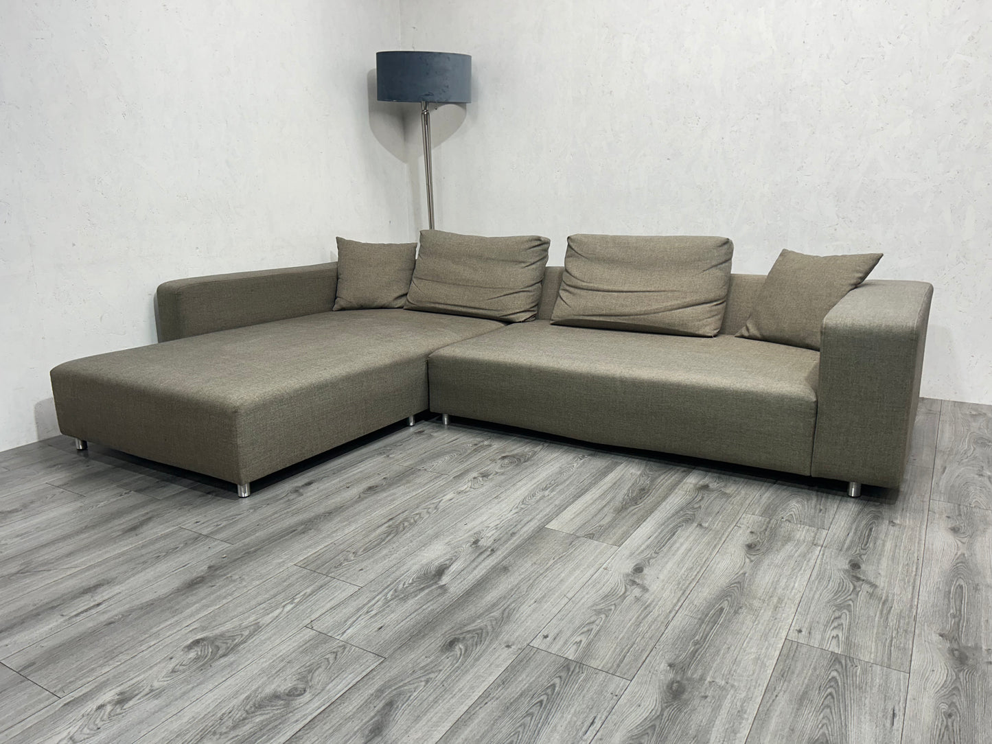 Licht Bruine Design Hoekbank ~ Losse Rugkussens Met Afneembare Hoezen - Banken Bazaar