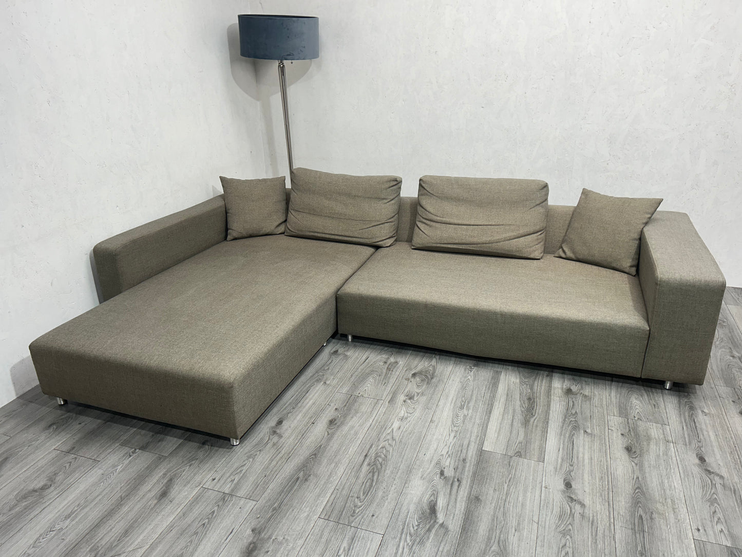 Licht Bruine Design Hoekbank ~ Losse Rugkussens Met Afneembare Hoezen - Banken Bazaar