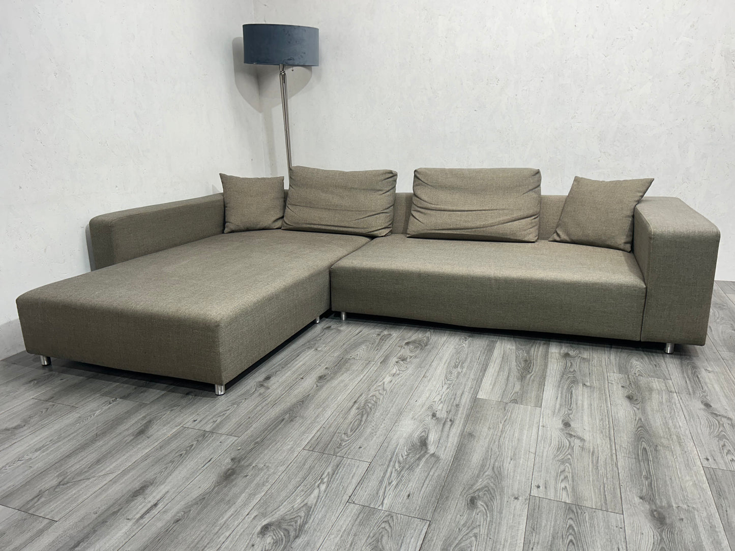 Licht Bruine Design Hoekbank ~ Losse Rugkussens Met Afneembare Hoezen - Banken Bazaar