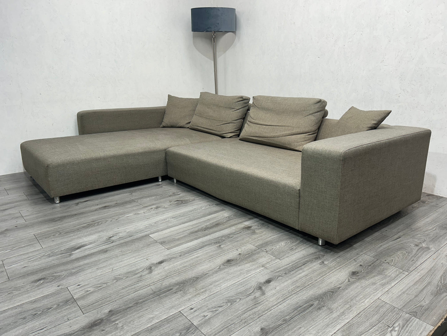 Licht Bruine Design Hoekbank ~ Losse Rugkussens Met Afneembare Hoezen - Banken Bazaar
