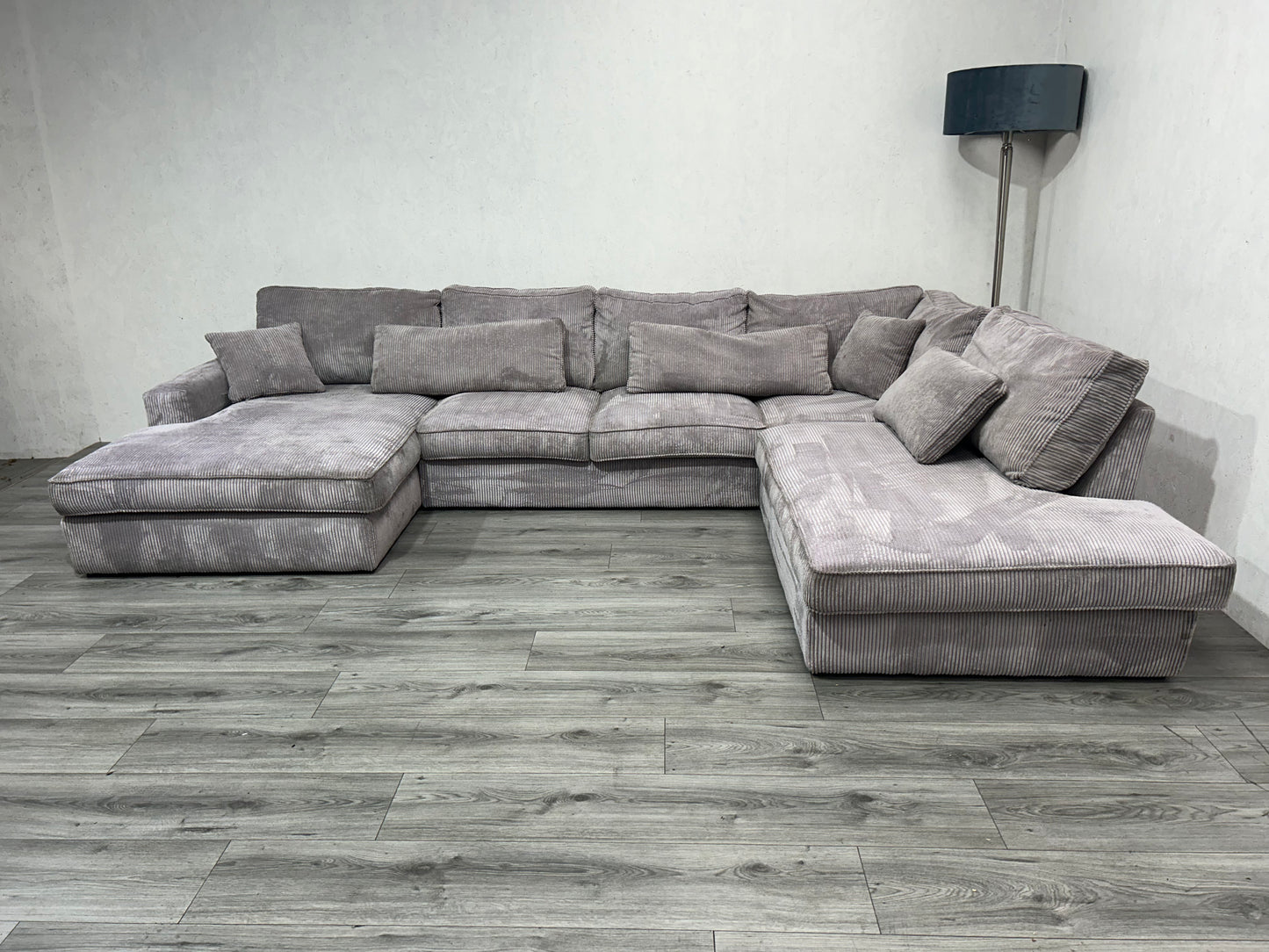 Licht Grijze Ribstof U Bank ~ Losse Kussens Met Afneembare Hoezen - Banken Bazaar