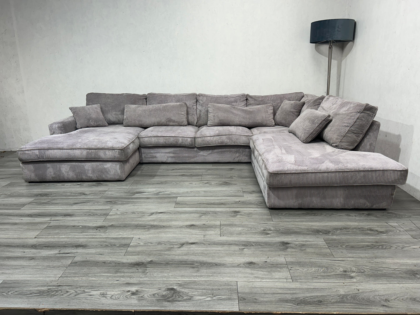 Licht Grijze Ribstof U Bank ~ Losse Kussens Met Afneembare Hoezen - Banken Bazaar