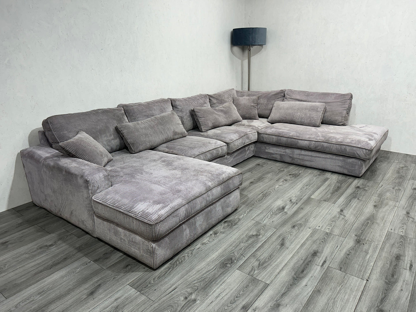 Licht Grijze Ribstof U Bank ~ Losse Kussens Met Afneembare Hoezen - Banken Bazaar