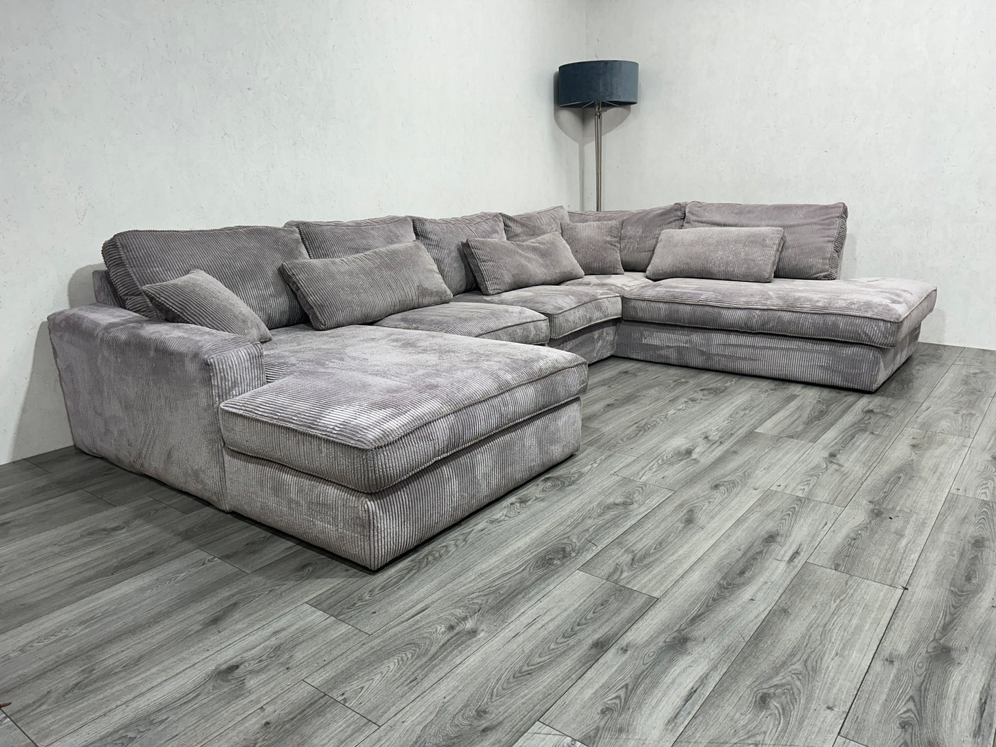 Licht Grijze Ribstof U Bank ~ Losse Kussens Met Afneembare Hoezen - Banken Bazaar