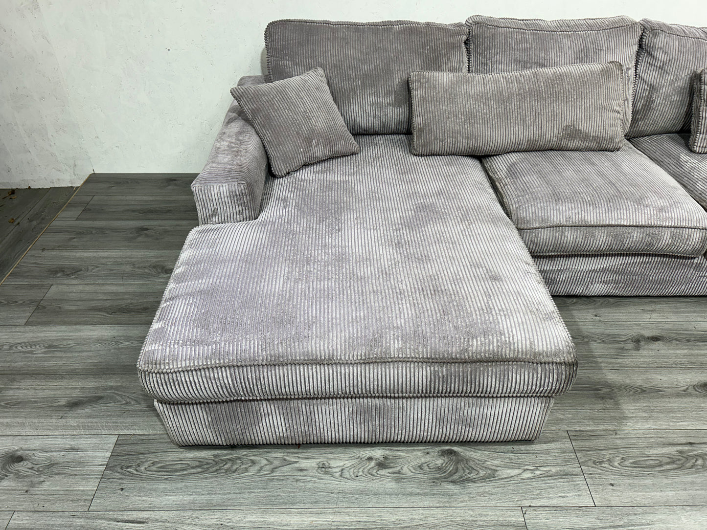 Licht Grijze Ribstof U Bank ~ Losse Kussens Met Afneembare Hoezen - Banken Bazaar